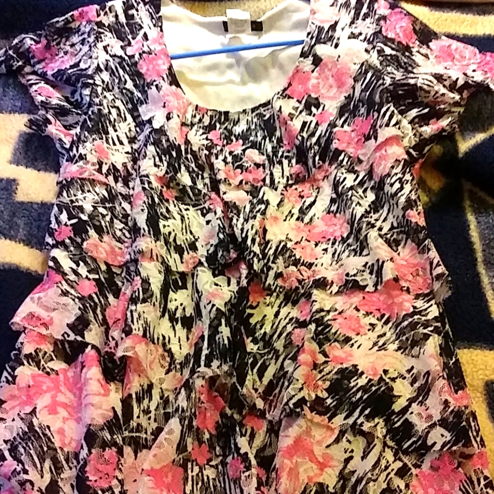 Jennie and Marlis Lace Floral Top
